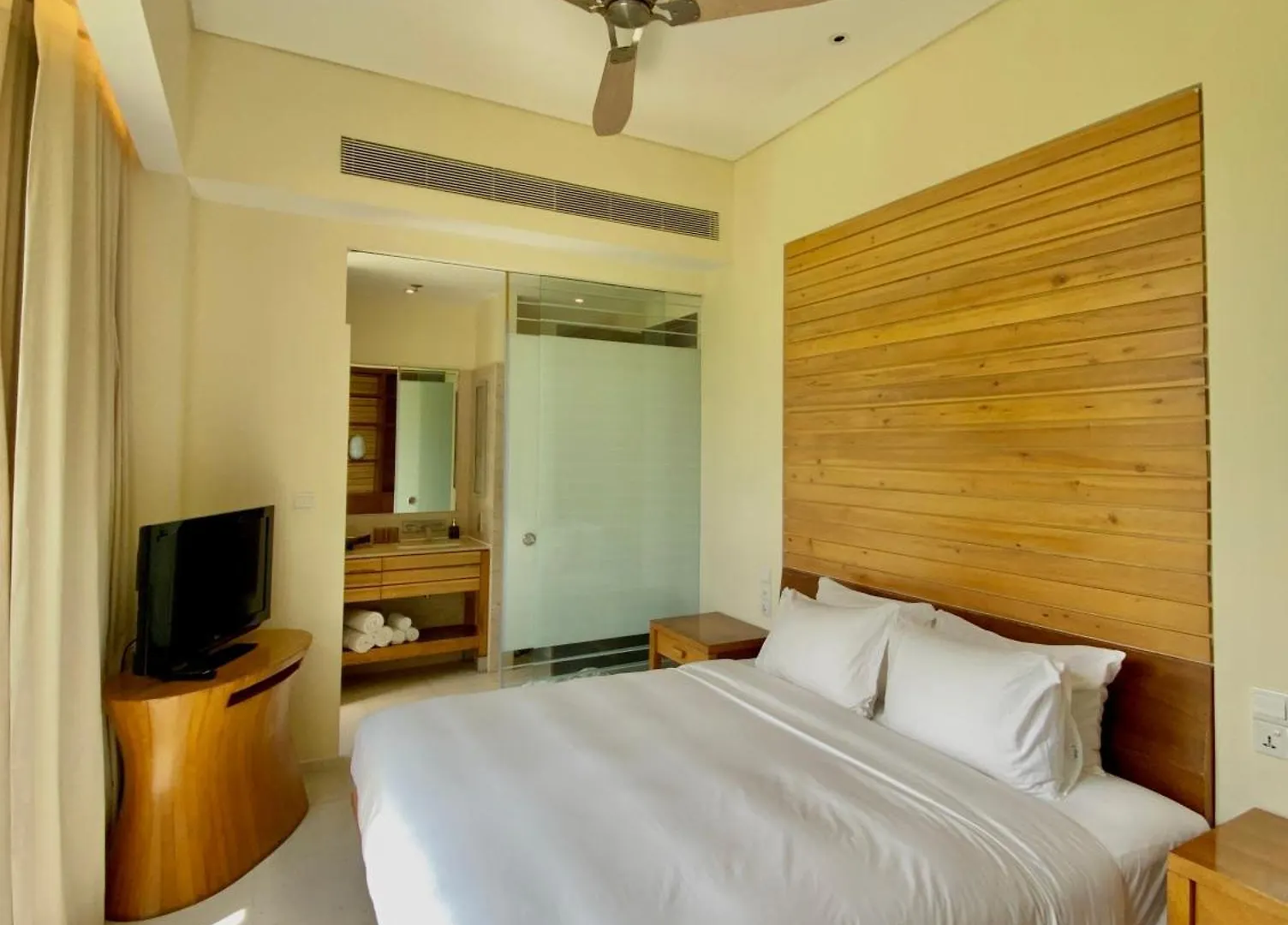 Luxury Apartments 2 Bedrooms In Resort - Free Access Pools Restaurants 0*, Da Nang Vietnam