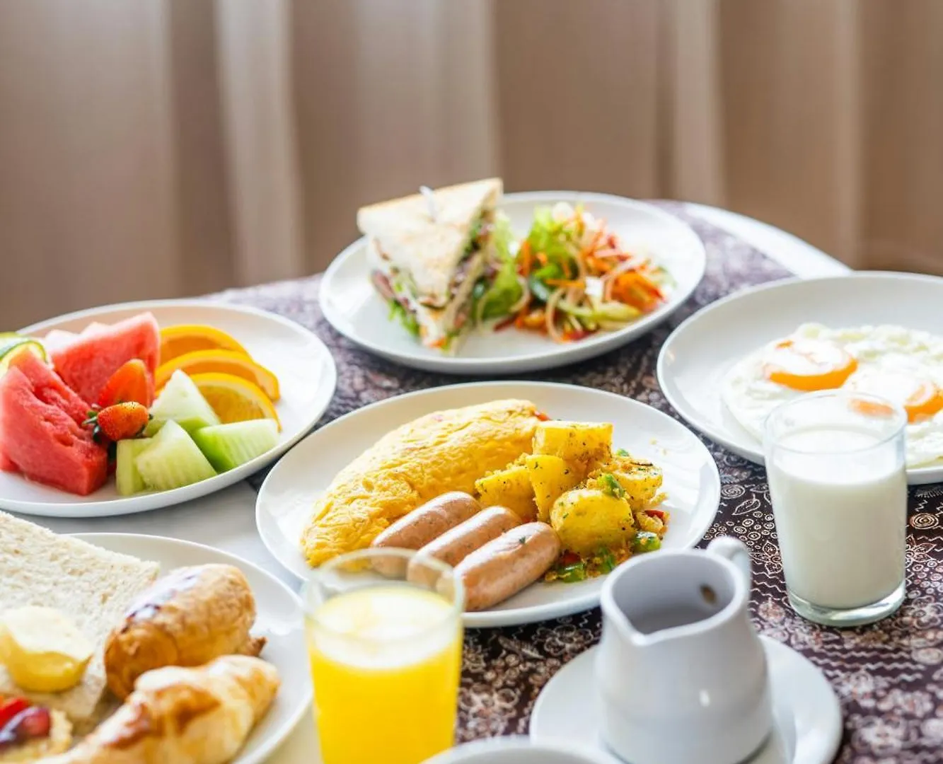 Luxury Apartments 2 Bedrooms In Resort - Free Access Pools Restaurants  Da Nang